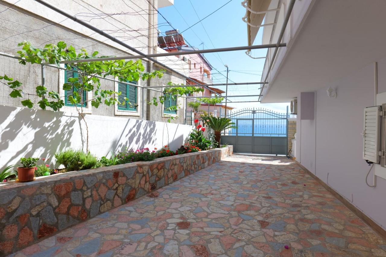 Kosta Apartments Саранде Екстериор снимка